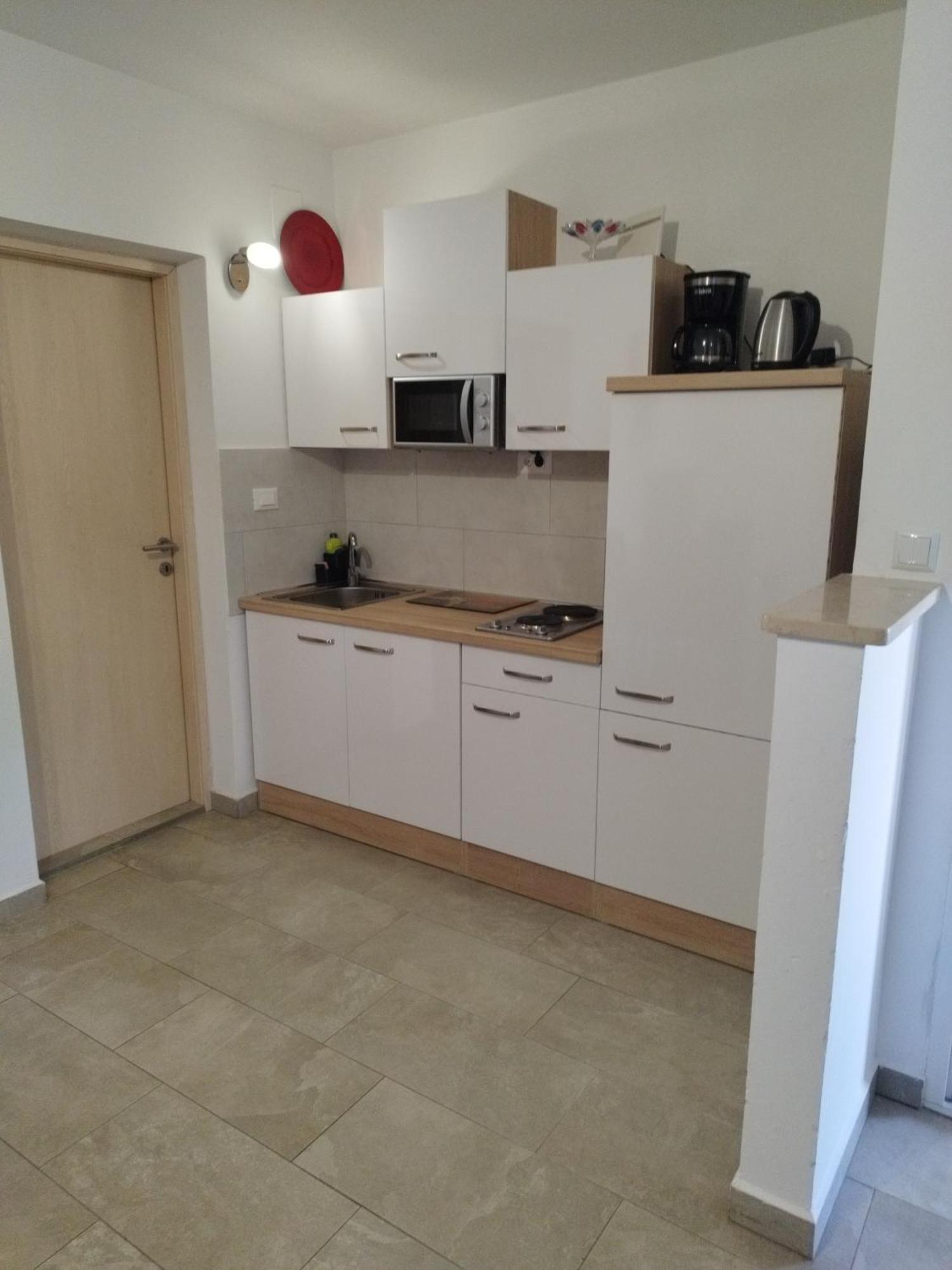 Apartmani Memic 100 M Do Plaze, Apartments Memic Only 100M From Beach Пореч Екстериор снимка