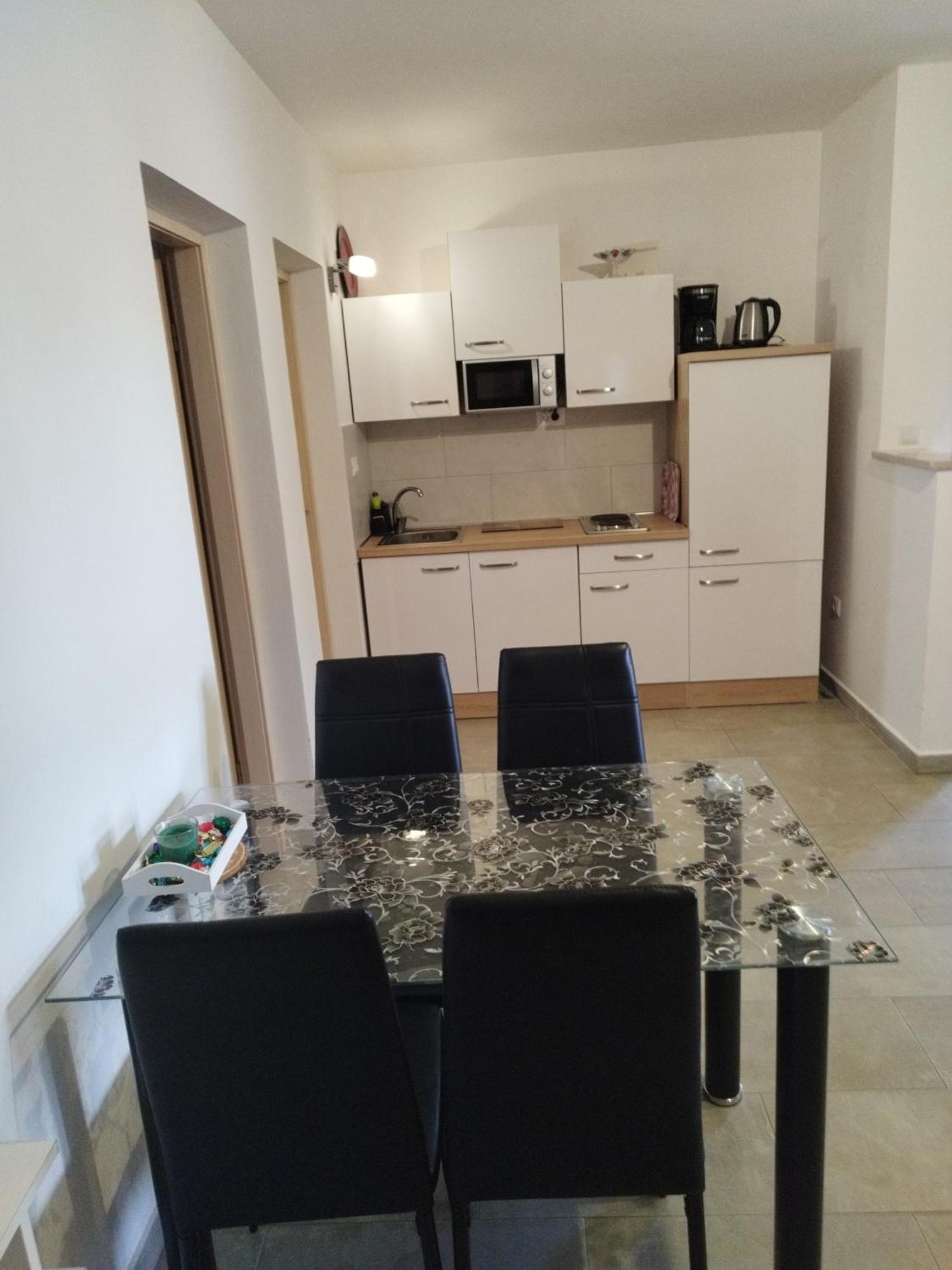 Apartmani Memic 100 M Do Plaze, Apartments Memic Only 100M From Beach Пореч Екстериор снимка