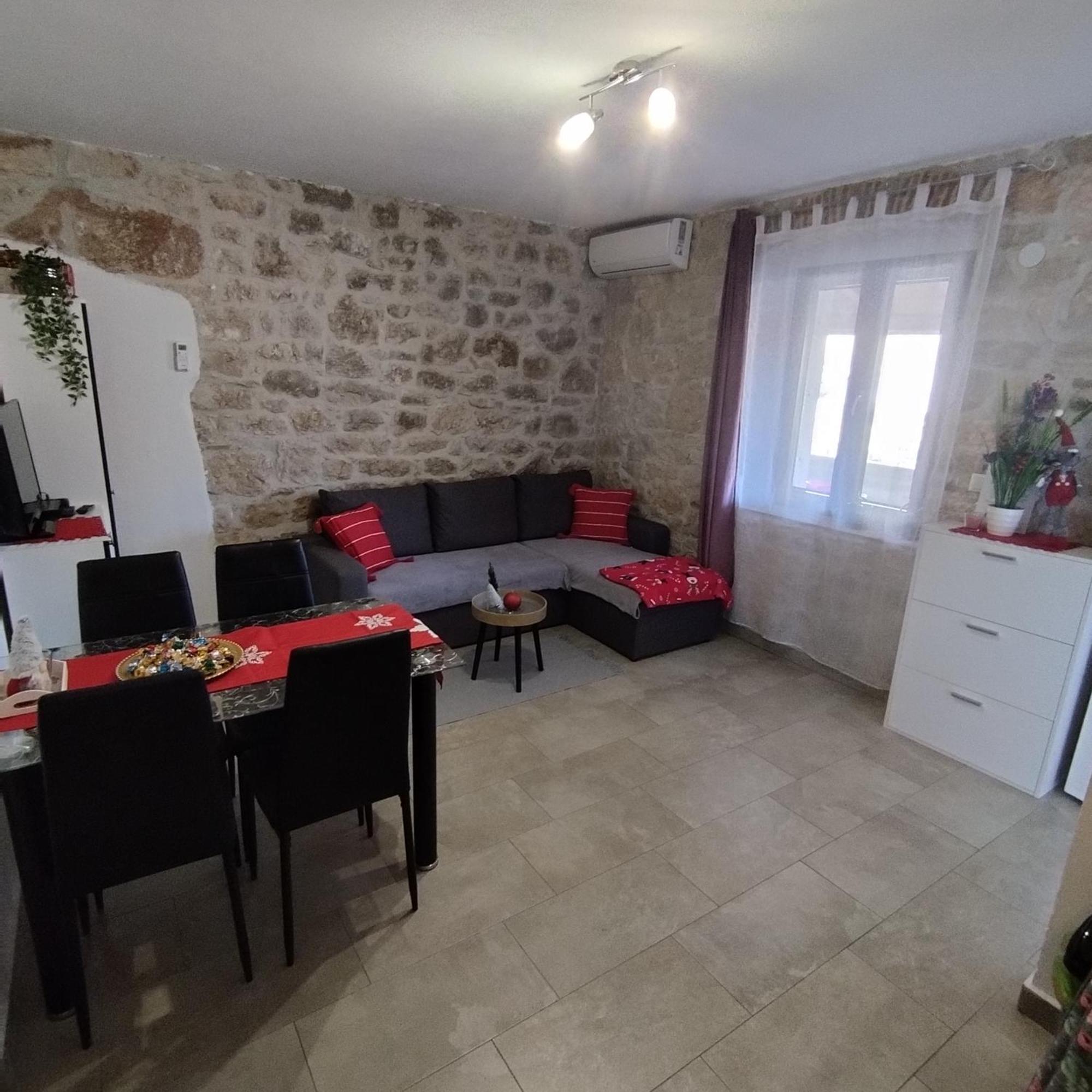Apartmani Memic 100 M Do Plaze, Apartments Memic Only 100M From Beach Пореч Екстериор снимка