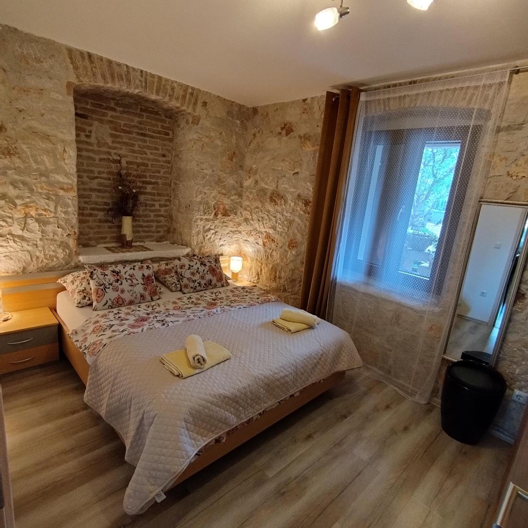 Apartmani Memic 100 M Do Plaze, Apartments Memic Only 100M From Beach Пореч Екстериор снимка
