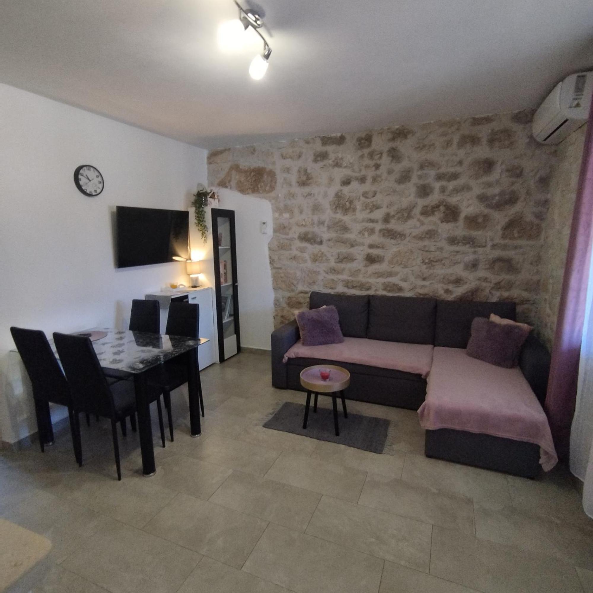 Apartmani Memic 100 M Do Plaze, Apartments Memic Only 100M From Beach Пореч Екстериор снимка