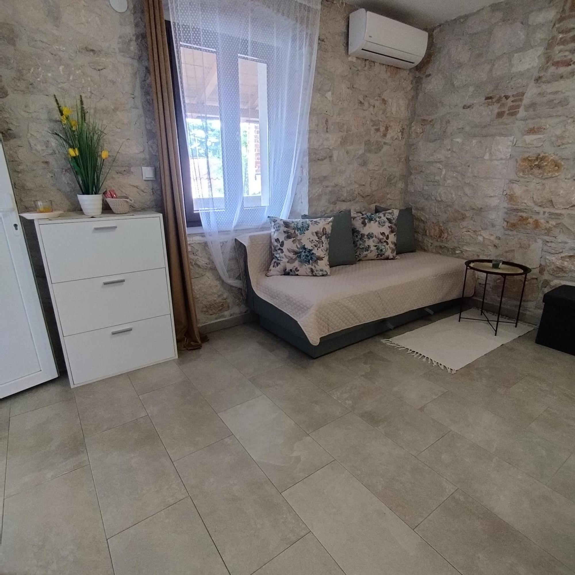 Apartmani Memic 100 M Do Plaze, Apartments Memic Only 100M From Beach Пореч Екстериор снимка