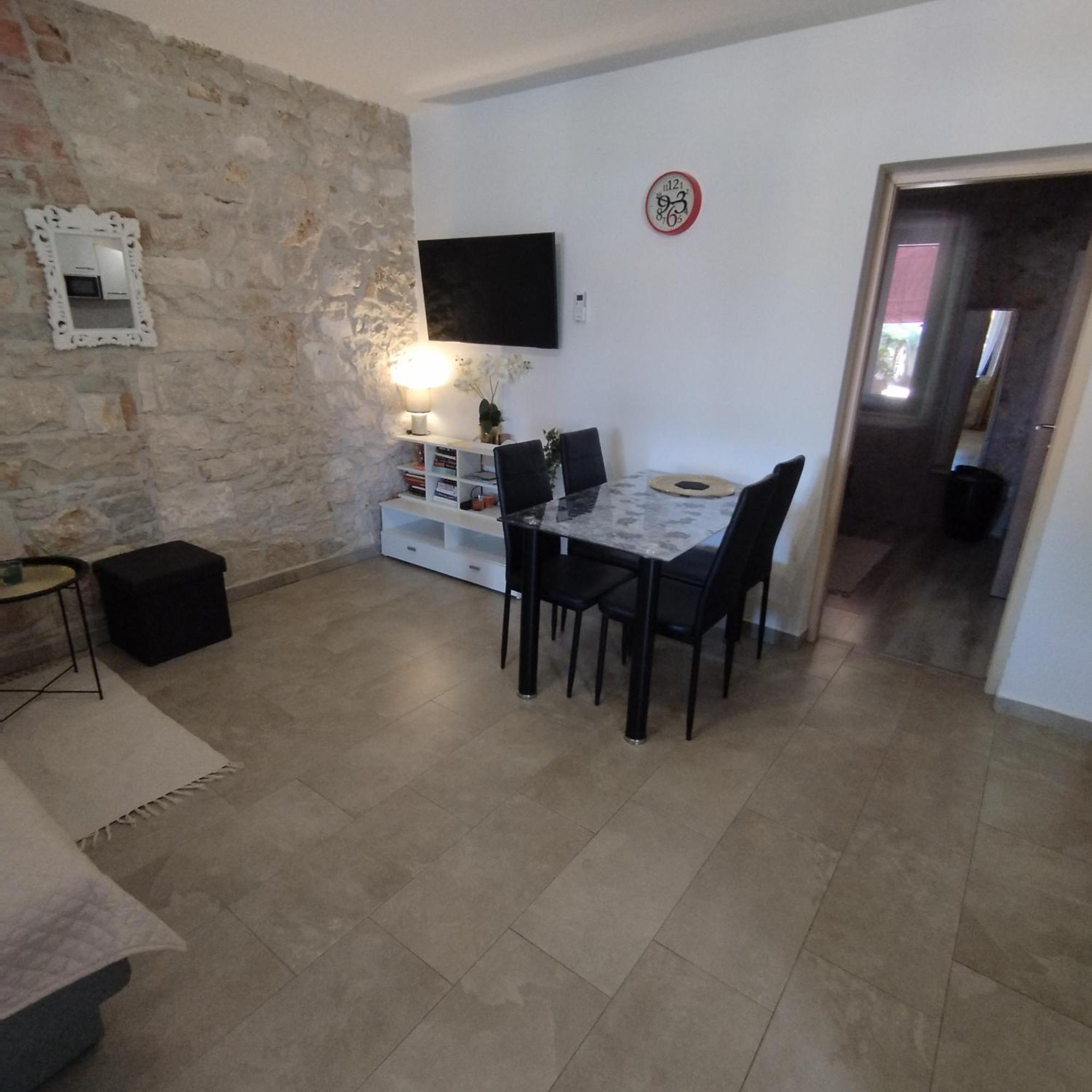 Apartmani Memic 100 M Do Plaze, Apartments Memic Only 100M From Beach Пореч Екстериор снимка